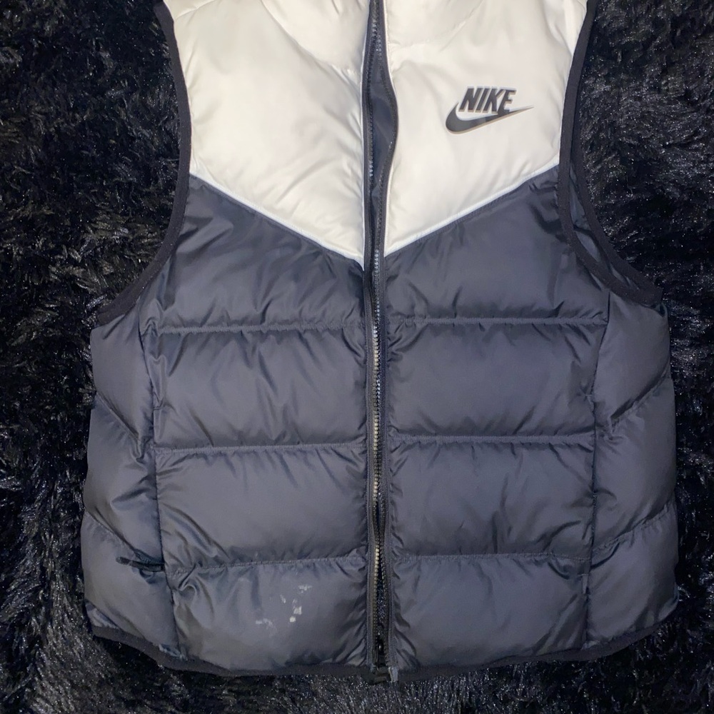 Nike Two-Tone (Reversible) Puffer Vest in Black and White